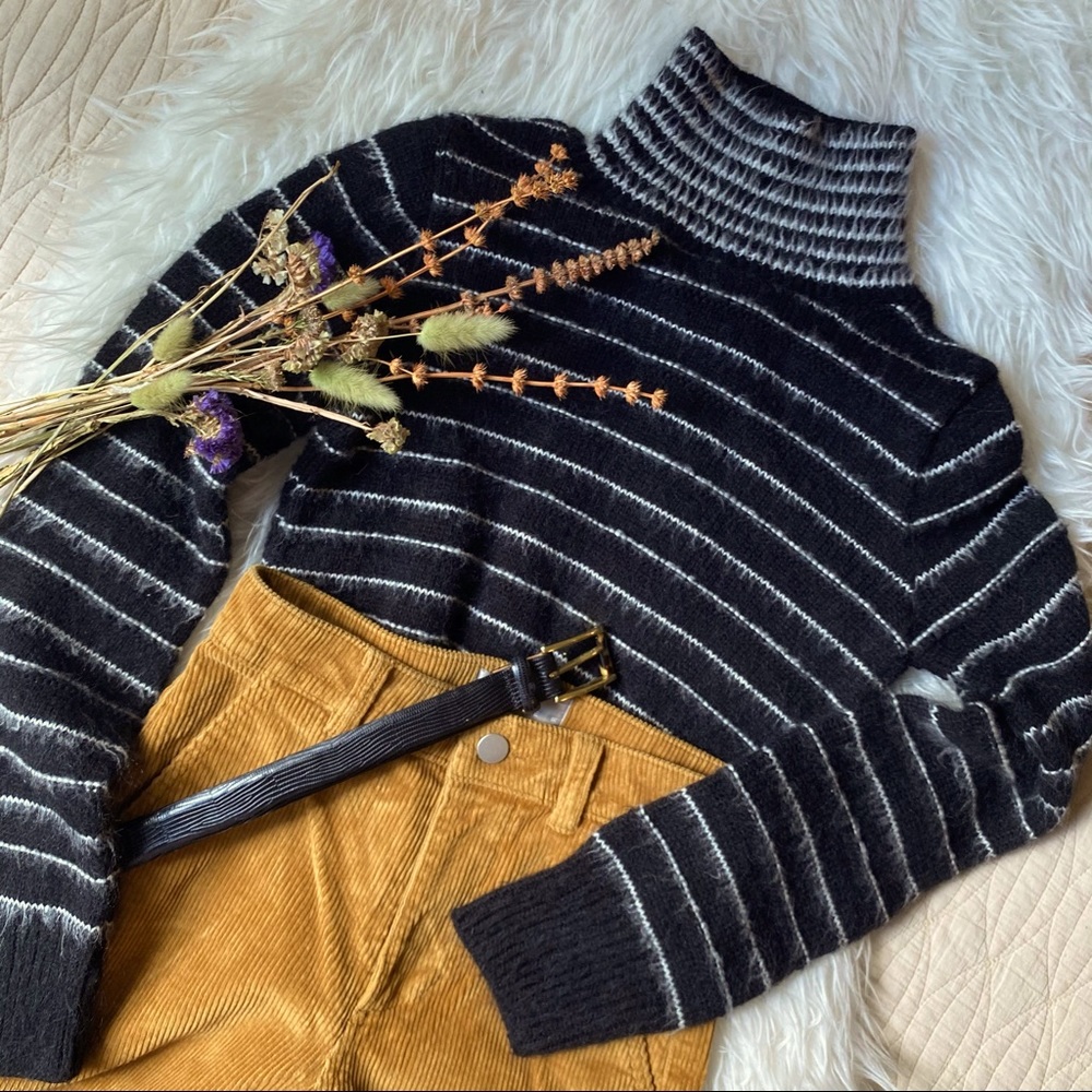 🌸 cropped striped topshop turtleneck sweater 🌸